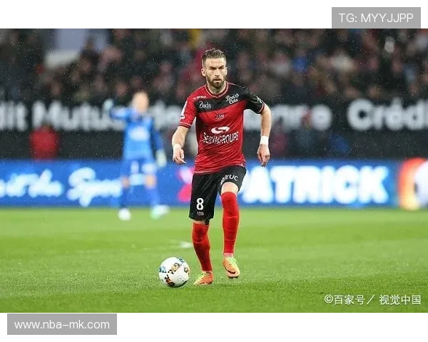 欧塞尔点球不进，里昂客场逃过一劫